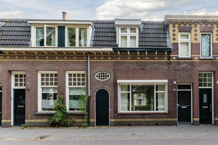 Diepenstraat 14 — te koop in Tilburg, Tussenwoning