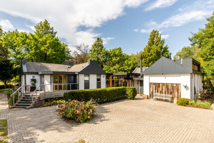 Vrijstaande woning te koop: Middelweg 32, Rockanje