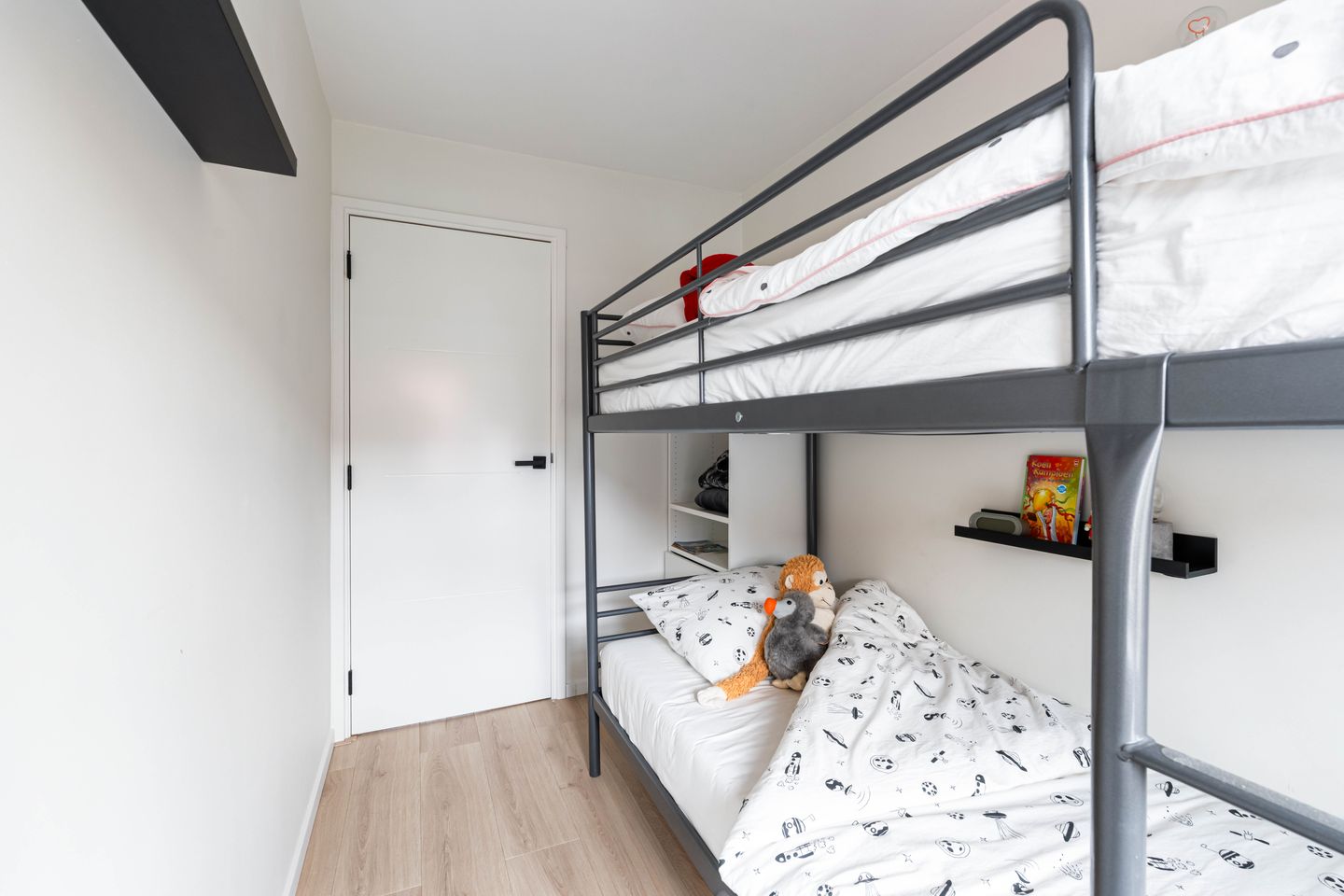 Foto 44 van Floresstraat 9