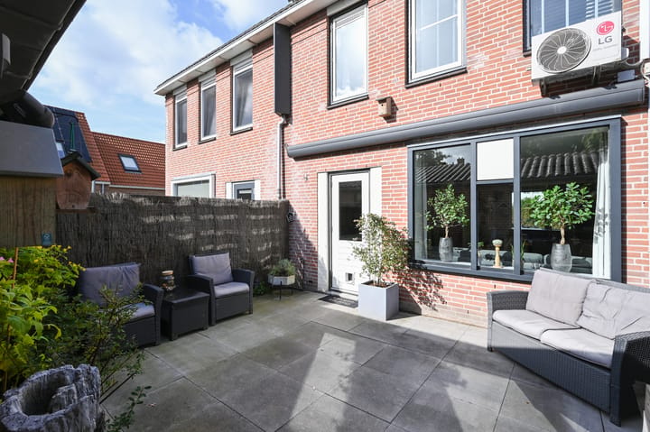 Tussenwoning te koop: Mgr. Noordmanlaan 13B, De Kwakel