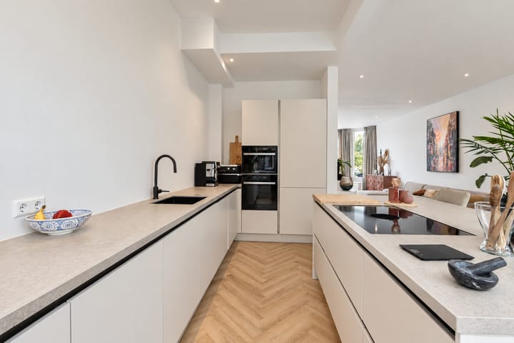 Tussenwoning te koop: Kranenburgweg 16, 'S-Gravenhage