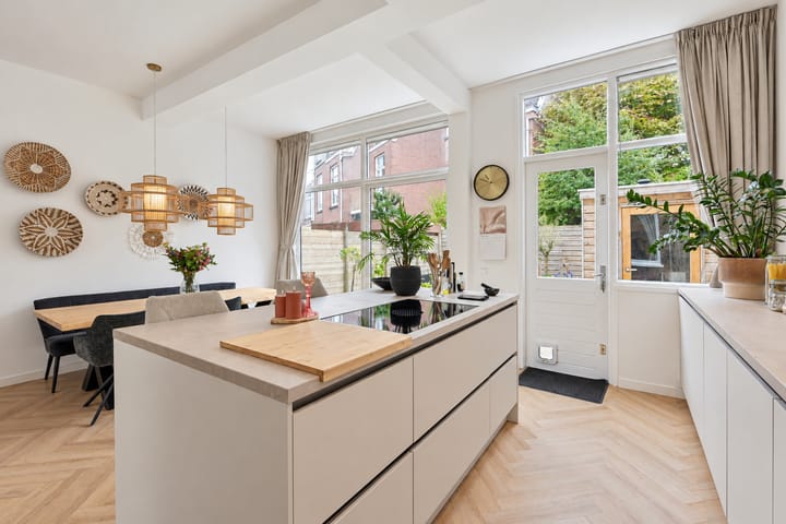 Tussenwoning te koop: Kranenburgweg 16, 'S-Gravenhage