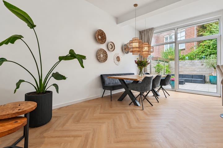 Tussenwoning te koop: Kranenburgweg 16, 'S-Gravenhage