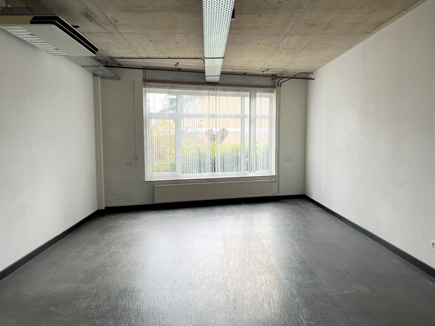 Bekijk foto 2 van Ambachtenstraat 10