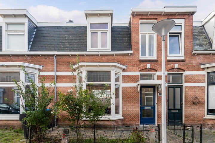Tussenwoning te koop: van Asbeckstraat 10, Leeuwarden