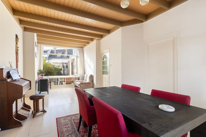 Tussenwoning te koop: van Asbeckstraat 10, Leeuwarden