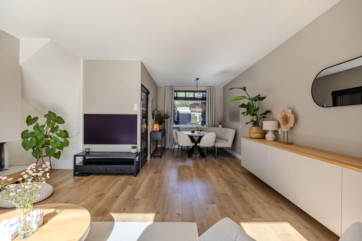 Tussenwoning te koop: Salamander 42, Huizen