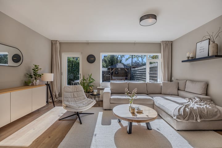 Tussenwoning te koop: Salamander 42, Huizen