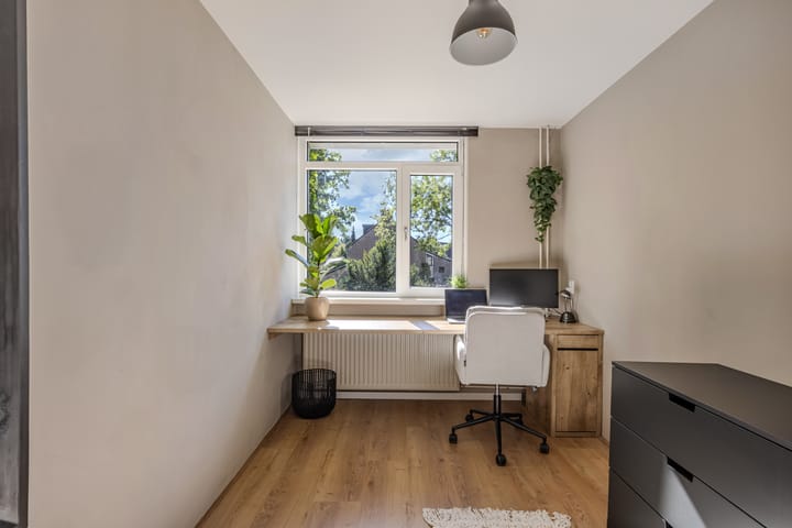 Tussenwoning te koop: Salamander 42, Huizen