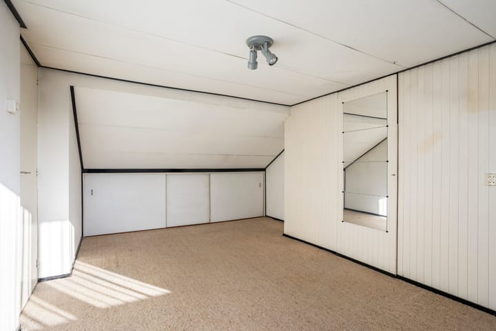 Tussenwoning te koop: Graaf Engelbrechtlaan 15, Leidschendam