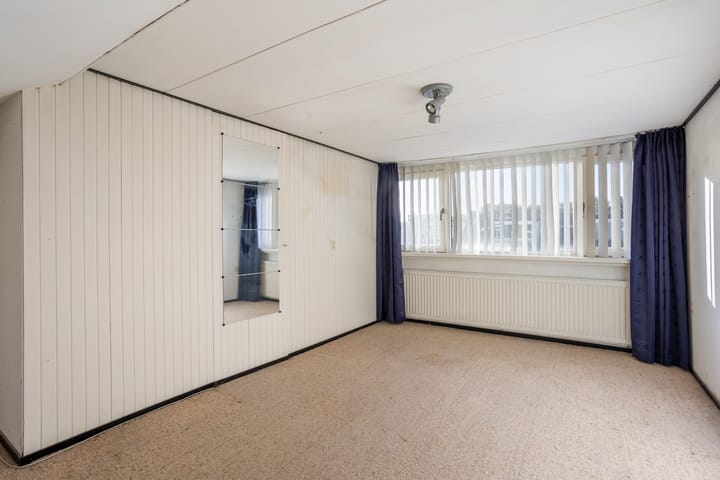 Tussenwoning te koop: Graaf Engelbrechtlaan 15, Leidschendam
