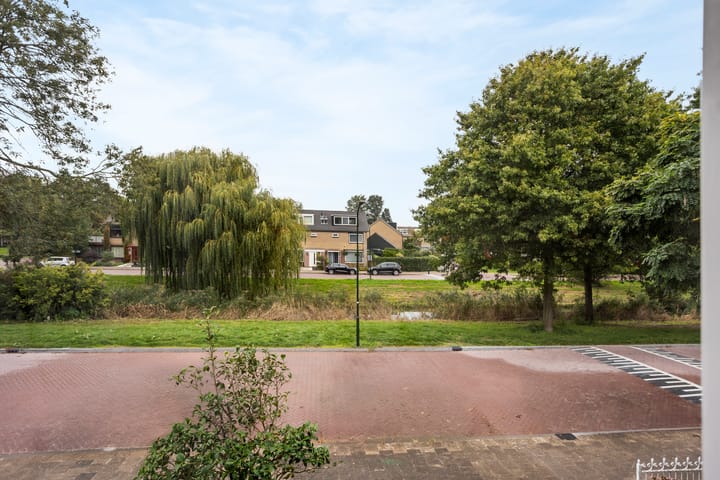 Tussenwoning te koop: Graaf Engelbrechtlaan 15, Leidschendam