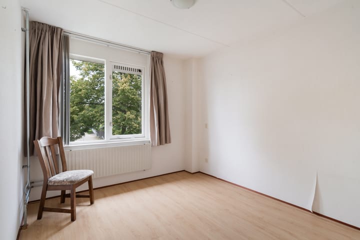 Tussenwoning te koop: Stokroosweide 9, Woerden