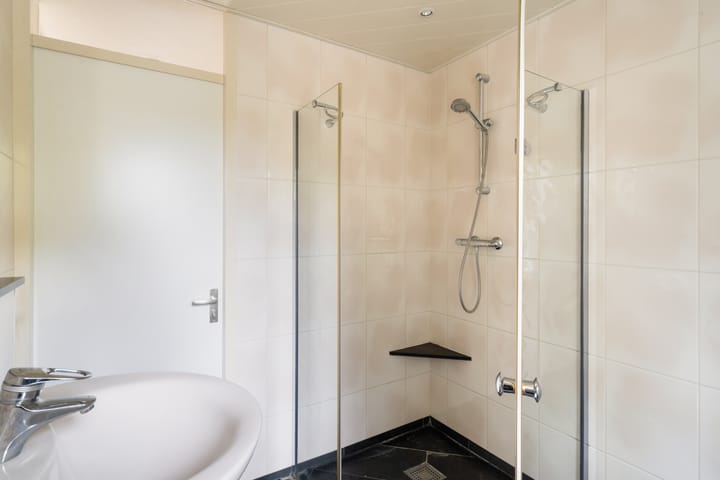 Tussenwoning te koop: Stokroosweide 9, Woerden