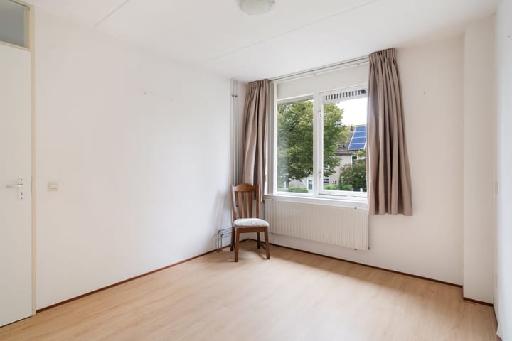 Tussenwoning te koop: Stokroosweide 9, Woerden