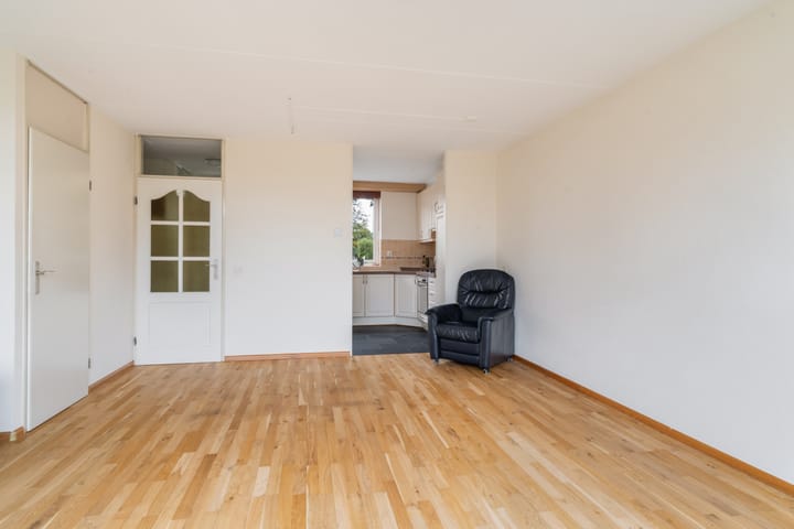 Tussenwoning te koop: Stokroosweide 9, Woerden