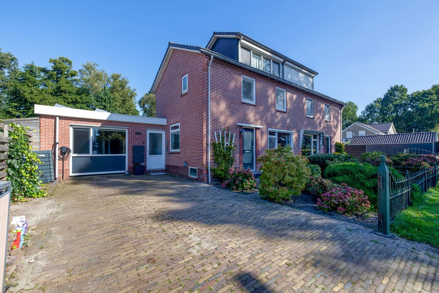 Photo 40 of Schoolstraat 4