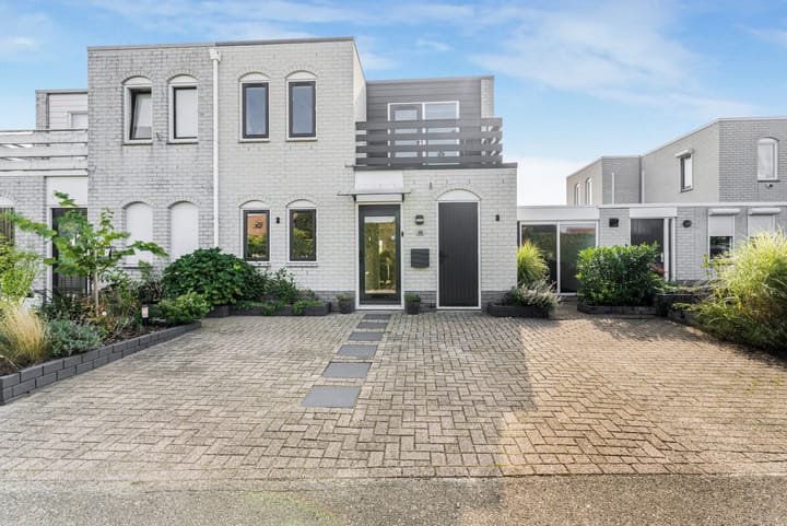 Tussenwoning te koop: Blauwe Reiger 38, Lathum