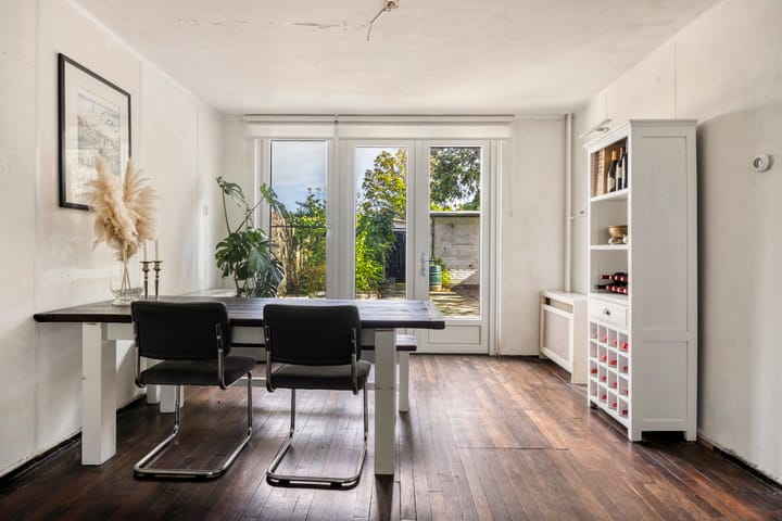 Tussenwoning te koop: Beneluxlaan 12, Tilburg