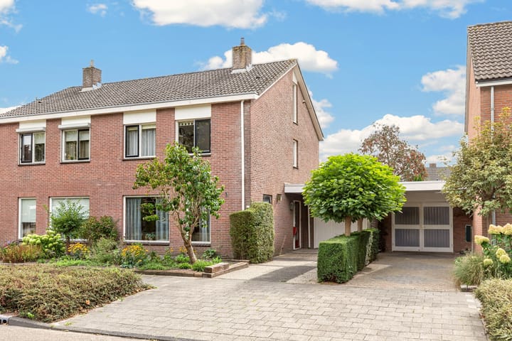 Tussenwoning te koop: Punterstraat 7, Lemelerveld