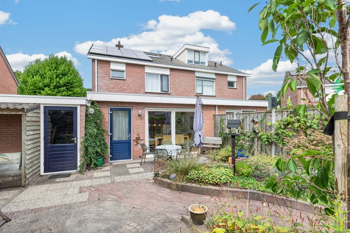 Tussenwoning te koop: Punterstraat 7, Lemelerveld