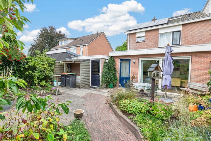 Tussenwoning te koop: Punterstraat 7, Lemelerveld