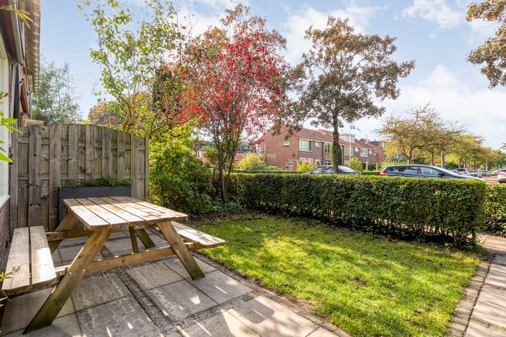 Tussenwoning te koop: De Savornin Lohmanlaan 52, Zwolle