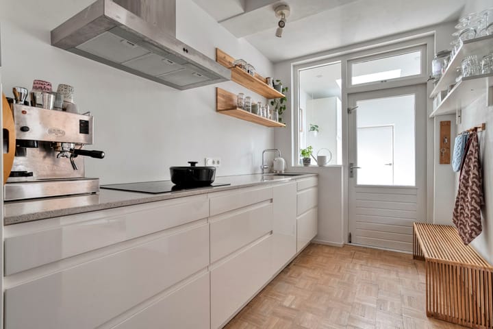 Tussenwoning te koop: De Savornin Lohmanlaan 52, Zwolle