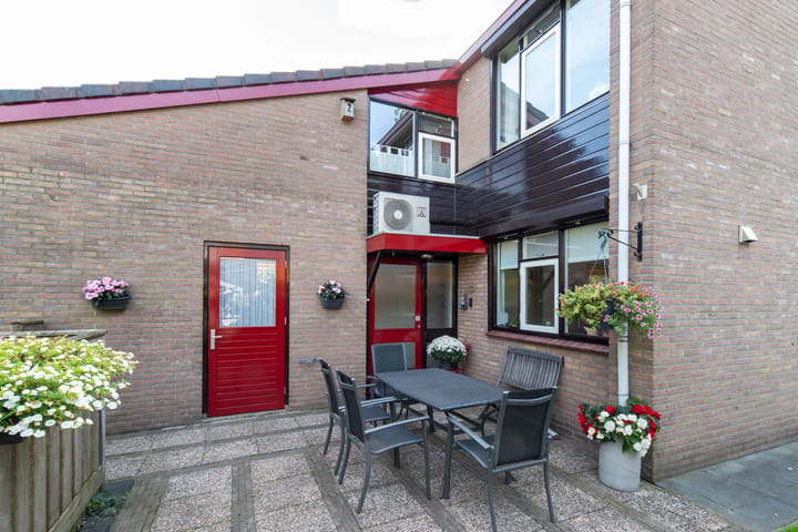 Hoekwoning te koop: Rabbi Keizerstraat 2, Rijssen