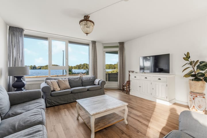 Appartement te koop: Fellinilaan 342, Almere