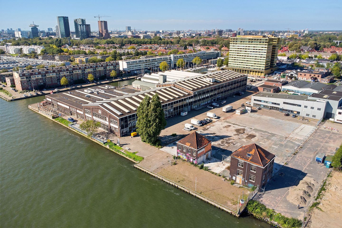 Bekijk foto 1 van Gedempt Hamerkanaal 237