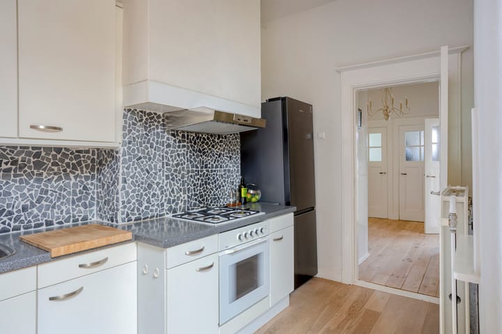 Tussenwoning te koop: Pierre Cuypersstraat 12, Roermond
