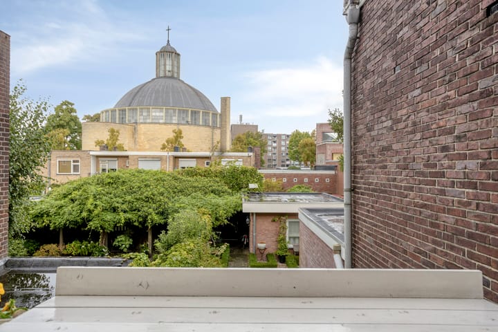 Tussenwoning te koop: Pierre Cuypersstraat 12, Roermond