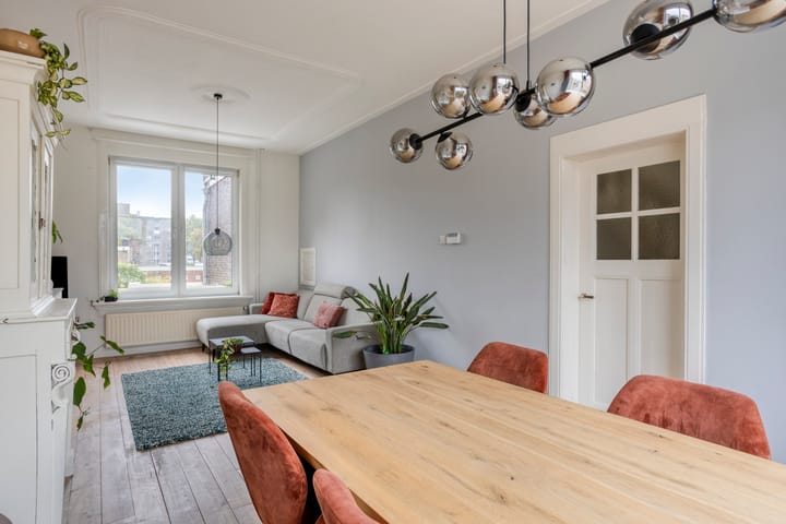Tussenwoning te koop: Pierre Cuypersstraat 12, Roermond