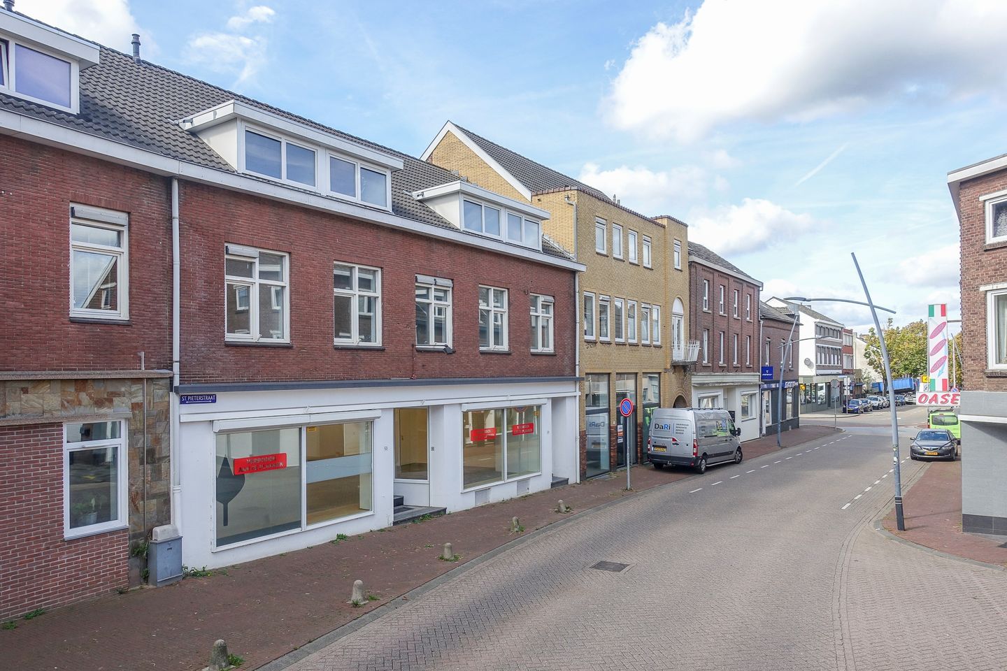 Bekijk foto 2 van St.Pieterstraat 53