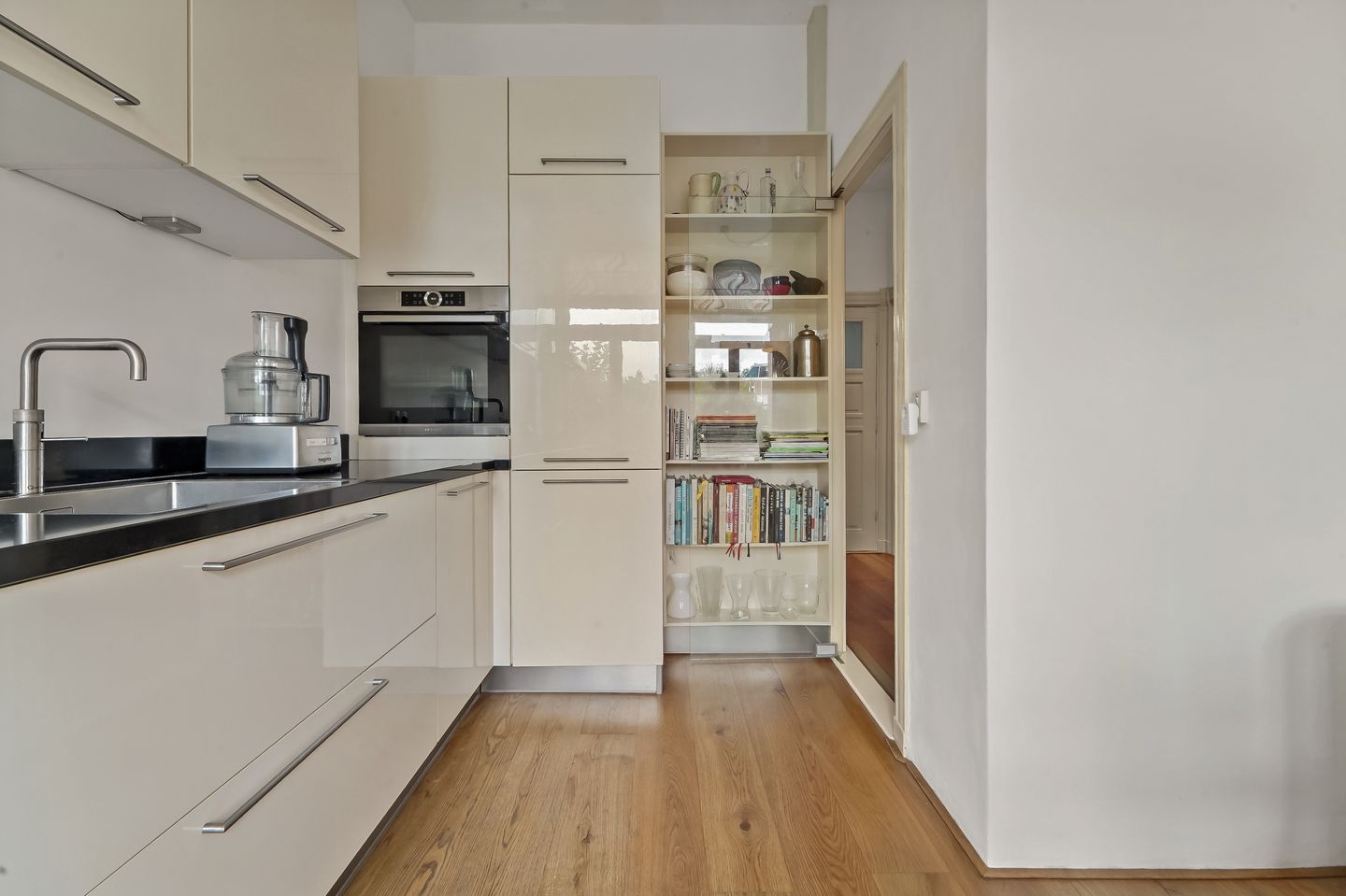 Photo 19 of Van der Heimstraat 4