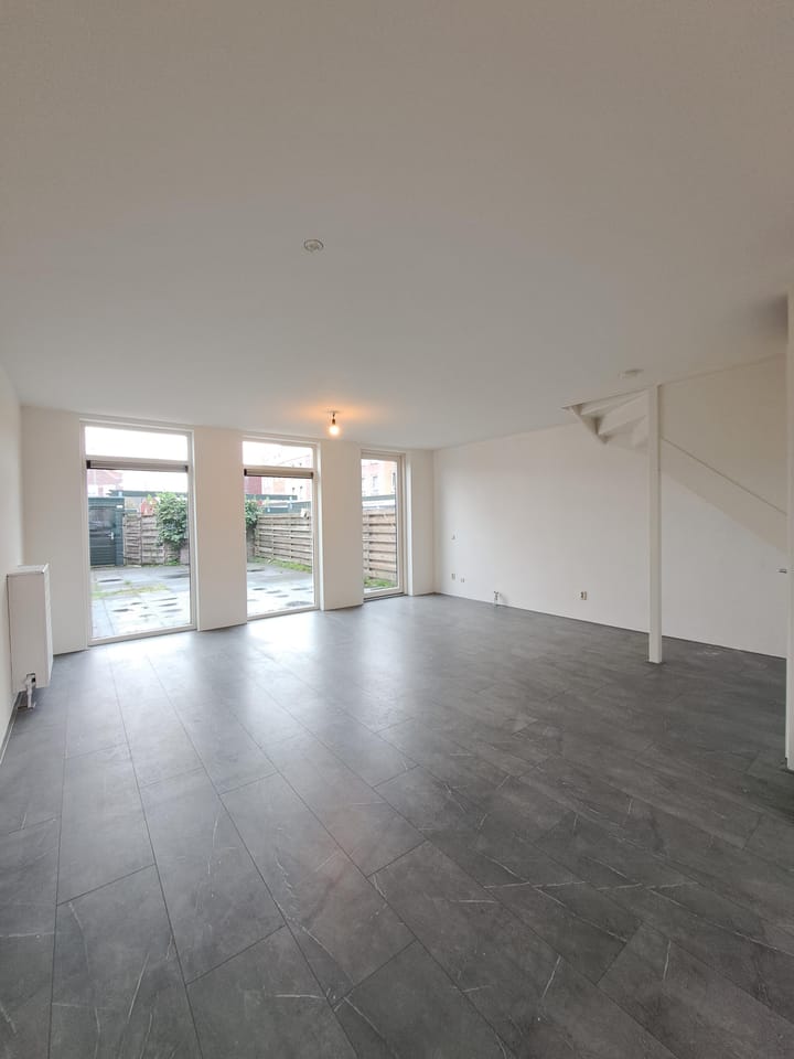 Tussenwoning te huur: Hanumanpad 2, Almere