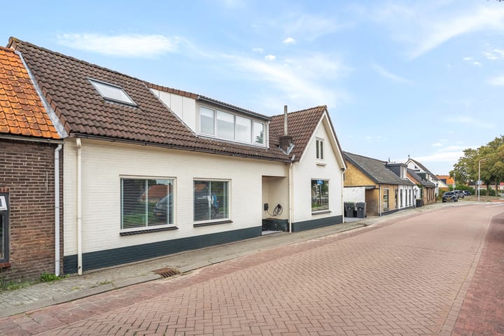 Twee-onder-één-kap te koop: Schelpweg 34, Strijen