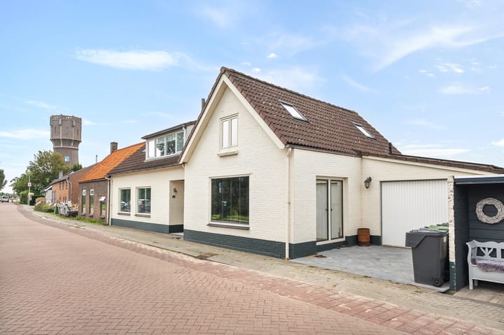 Twee-onder-één-kap te koop: Schelpweg 34, Strijen