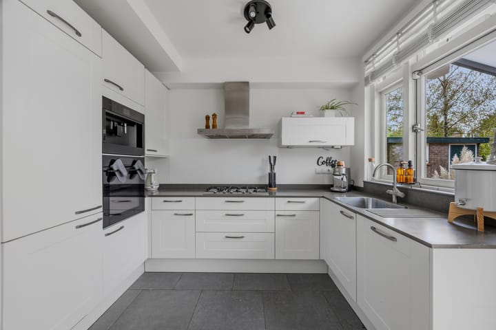 Appartement te koop: van Watervlietstraat 31, Voorburg