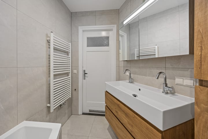 Appartement te koop: van Watervlietstraat 31, Voorburg