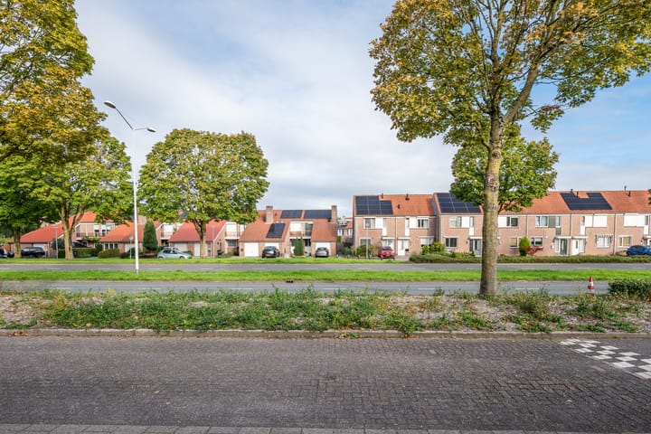 Tussenwoning te koop: Spaaihoefweg 12, Eindhoven