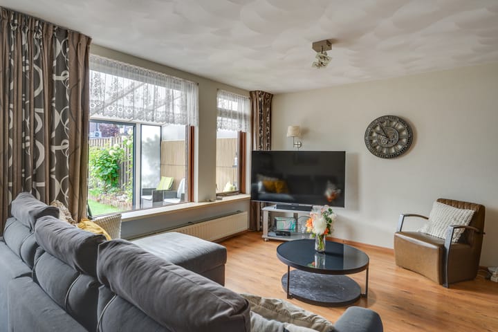 Tussenwoning te koop: Spaaihoefweg 12, Eindhoven