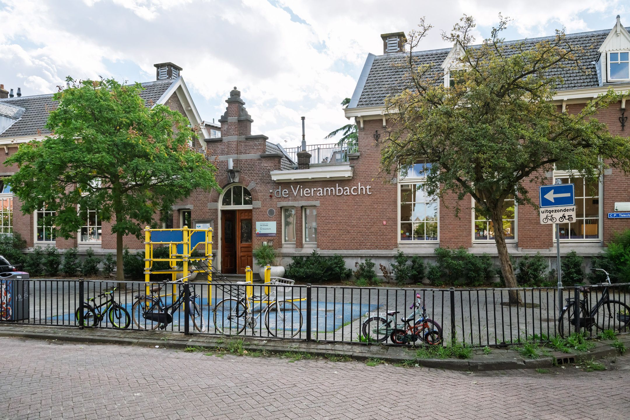 Photo 30 of C.P.Tielestraat 14-A01