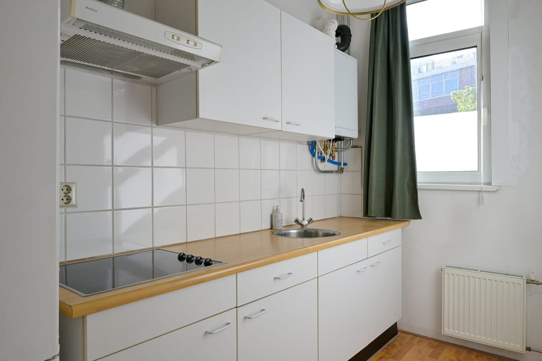 Photo 8 of C.P.Tielestraat 14-A01