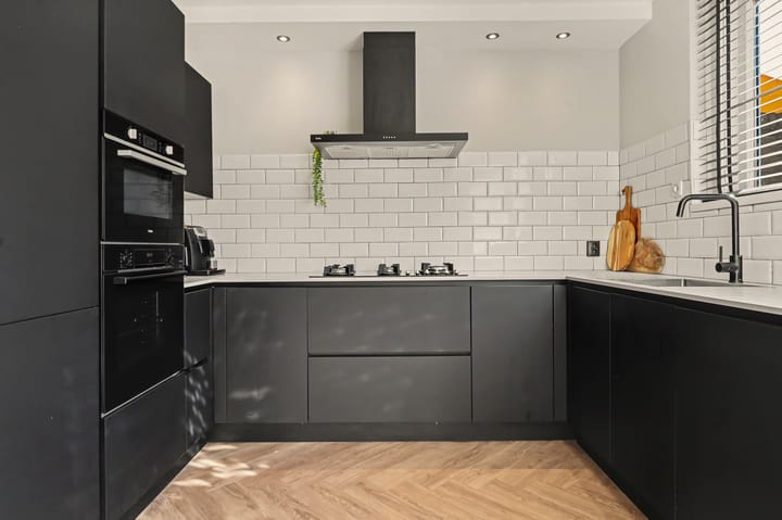 Tussenwoning te koop: Borodinlaan 20, Schiedam