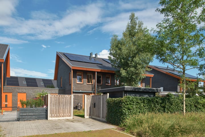 Tussenwoning te koop: Korte Venen 6, Heerenveen