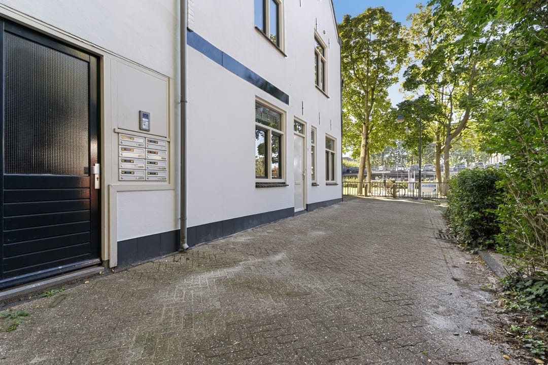 Photo 32 of Coomansstraat 15