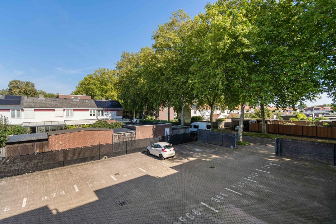 Photo 26 of Overweertstraat 99