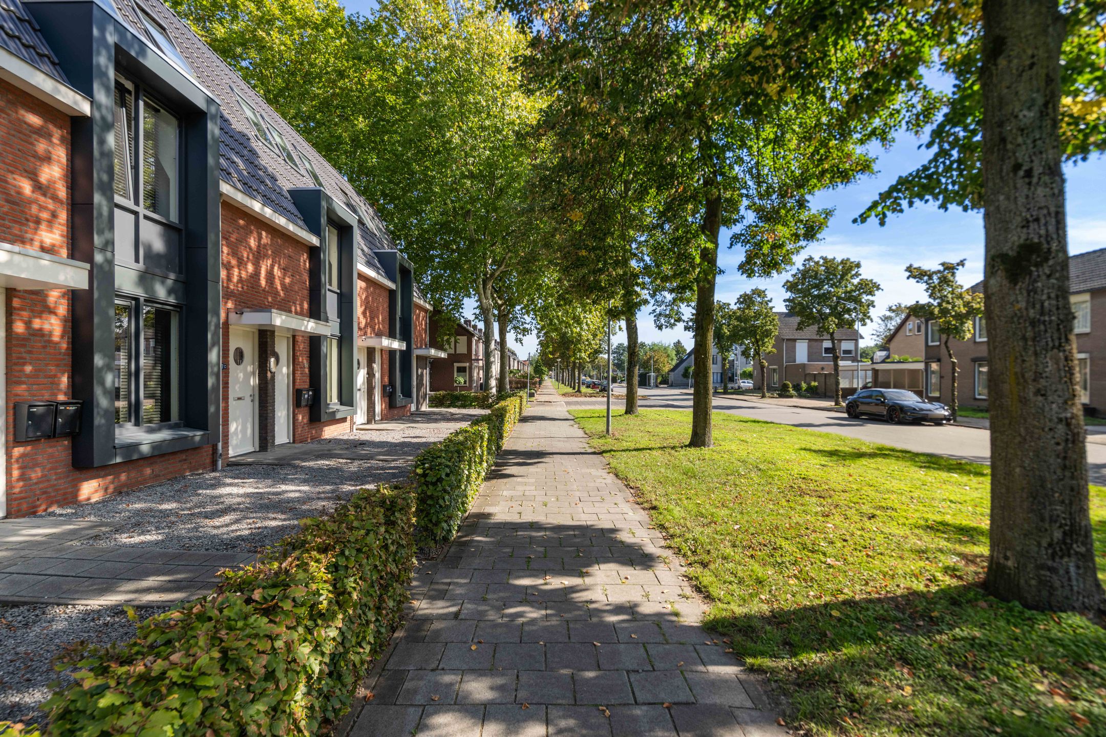 Photo 33 of Overweertstraat 99